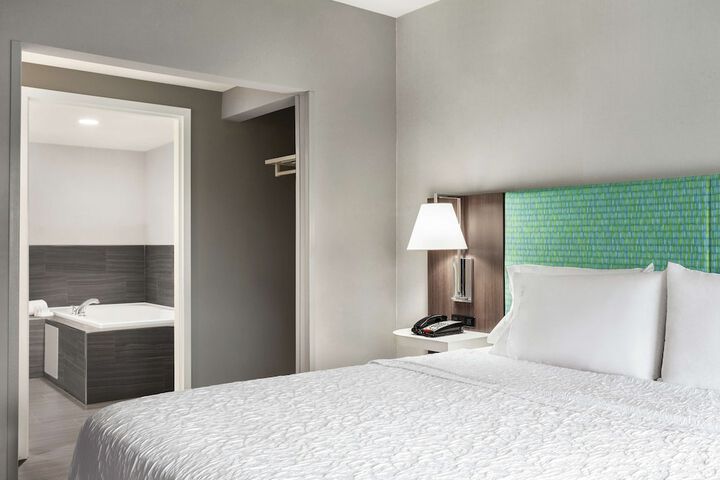 Room 9 of 31