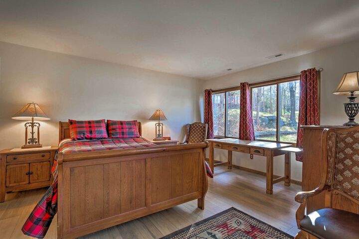 Vernon Township Condo Near Golfing + Skiing!