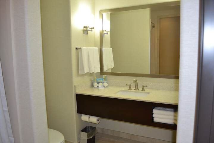 Holiday Inn Express & Suites Duncan by IHG