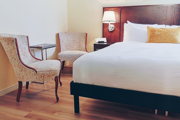 Room 40 of 102