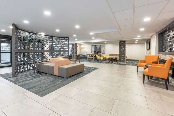 Hotel 4 of 71