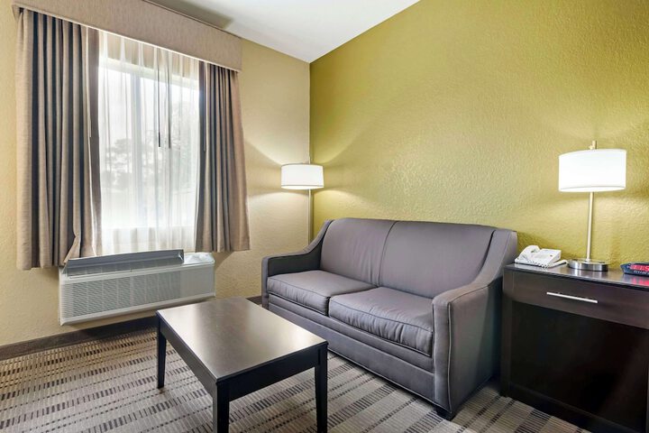 Room 13 of 30
