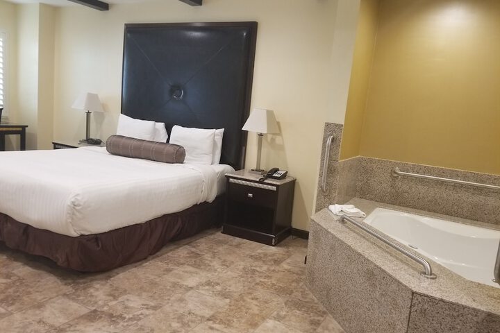 Room 19 of 66