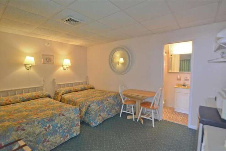Room 25 of 33