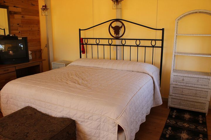 Room 28 of 46
