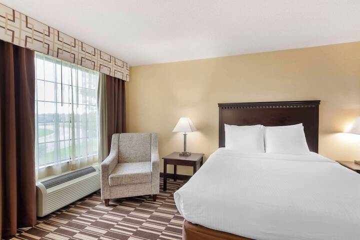 Best Western Plus Victor Inn & Suites