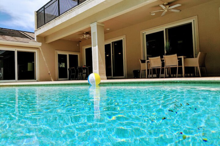 Pool 10 of 51