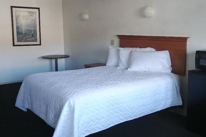 Room 15 of 32