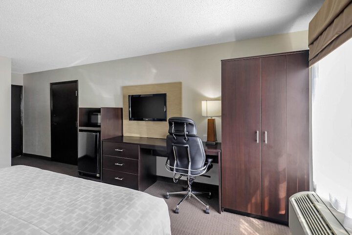 Room 18 of 29