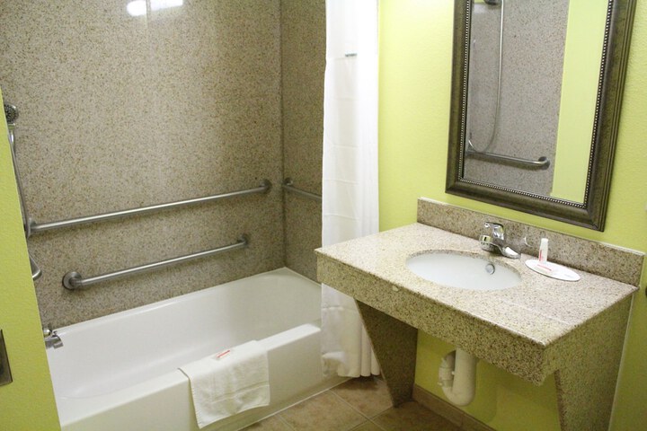 Room 13 of 29