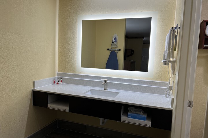 Room 21 of 40