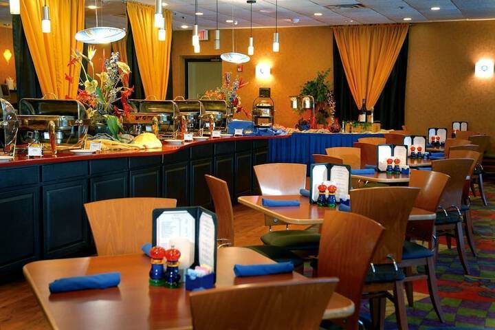 Dining 47 of 101