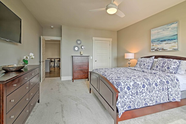 Lake Keowee Home With Balcony & Boat Dock!
