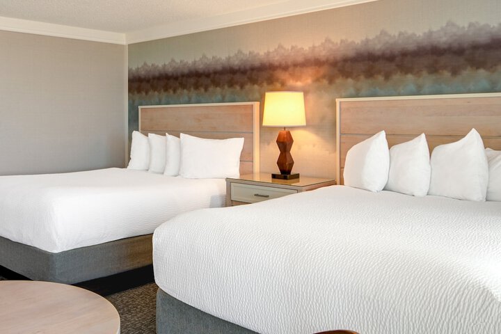 Hallmark Resort - Newport