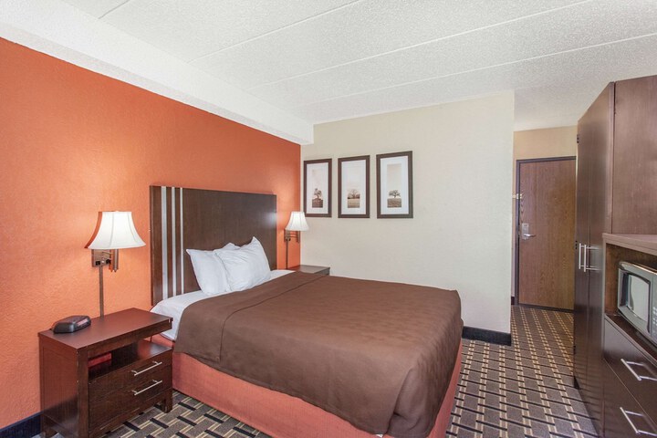 Room 14 of 26