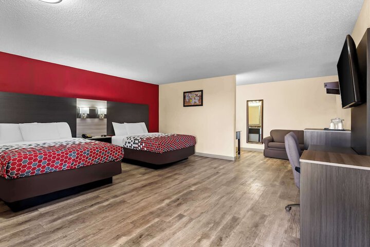 Econo Lodge Inn & Suites Santa Rosa