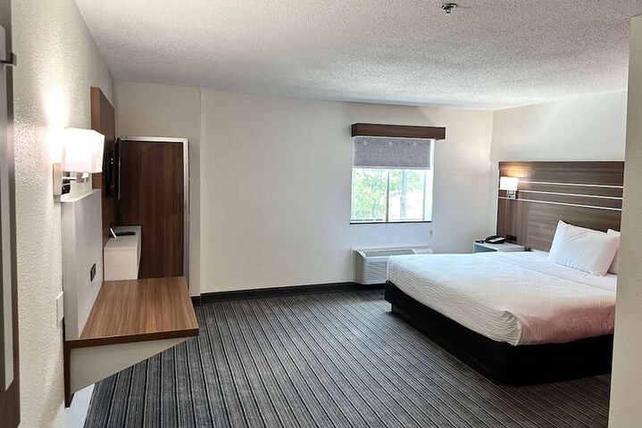 Room 14 of 20
