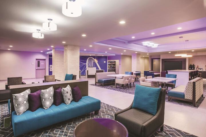 La Quinta Inn & Suites by Wyndham Dallas Northeast-Arboretum
