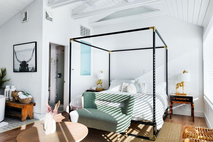 Room 43 of 64