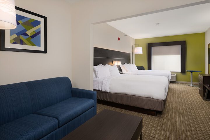 Room 17 of 38
