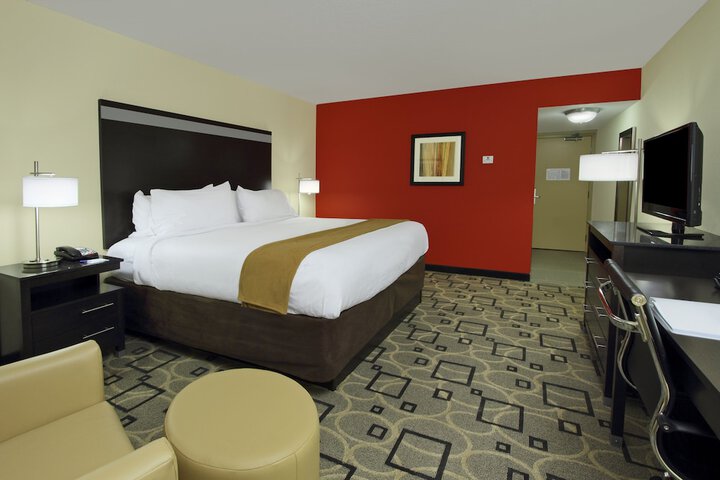 Room 11 of 27
