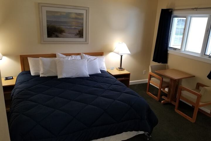 Captains Quarters Motel