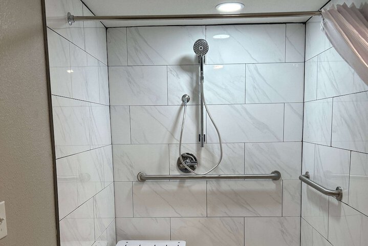 Room 10 of 22