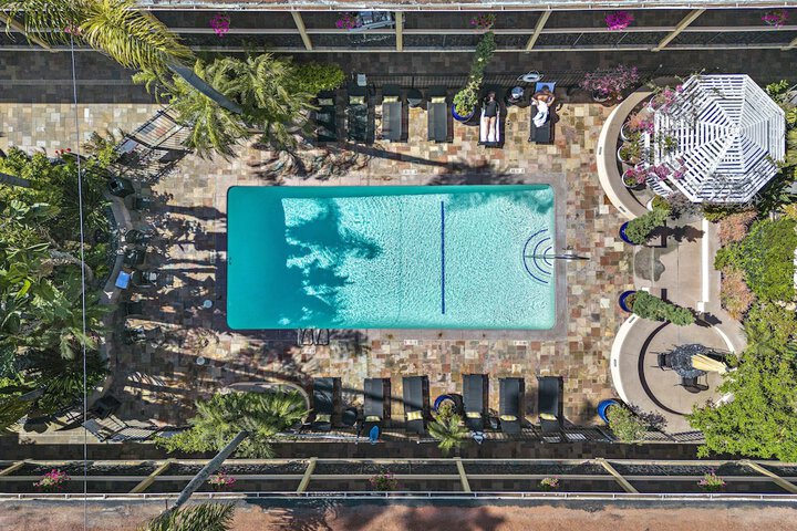 14 West Hotel
