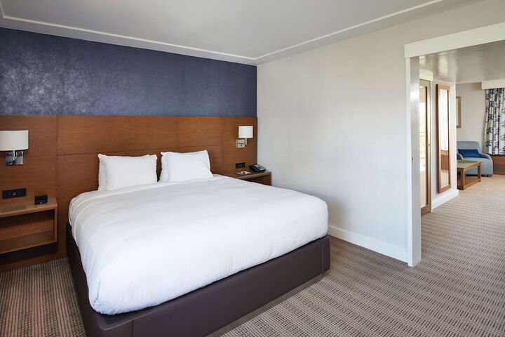 DoubleTree by Hilton Torrance - South Bay