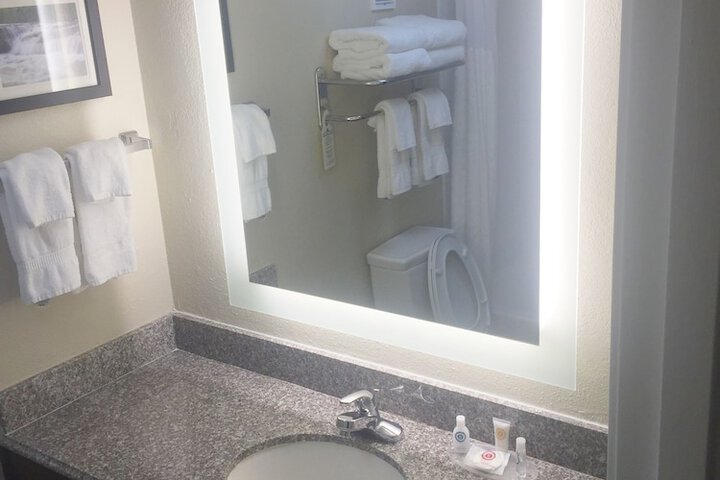 Room 33 of 51