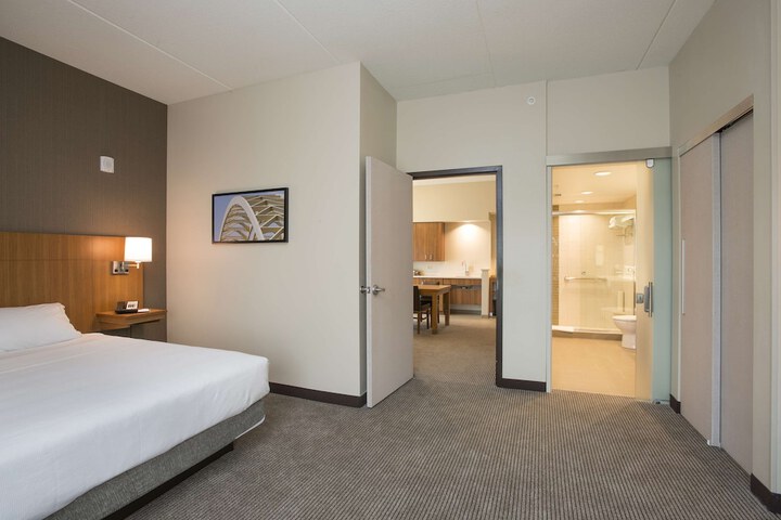 Room 10 of 31