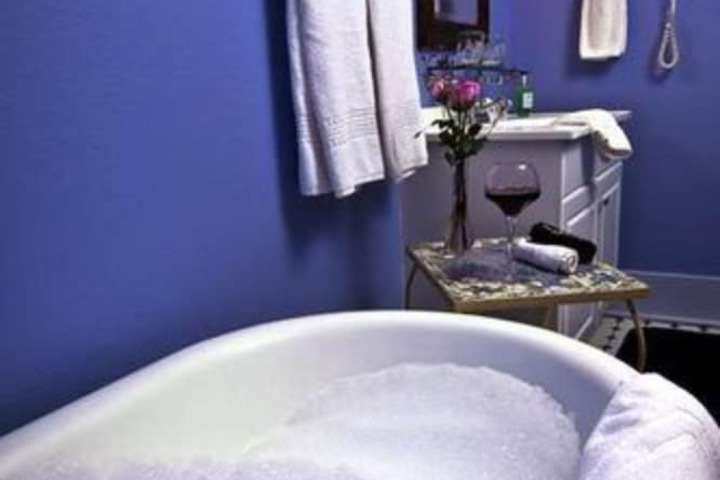 The Carriage House B & B