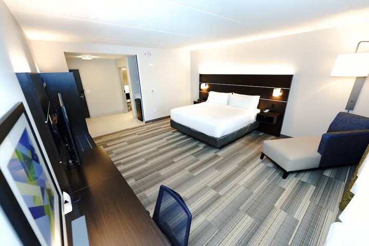 Room 48 of 87