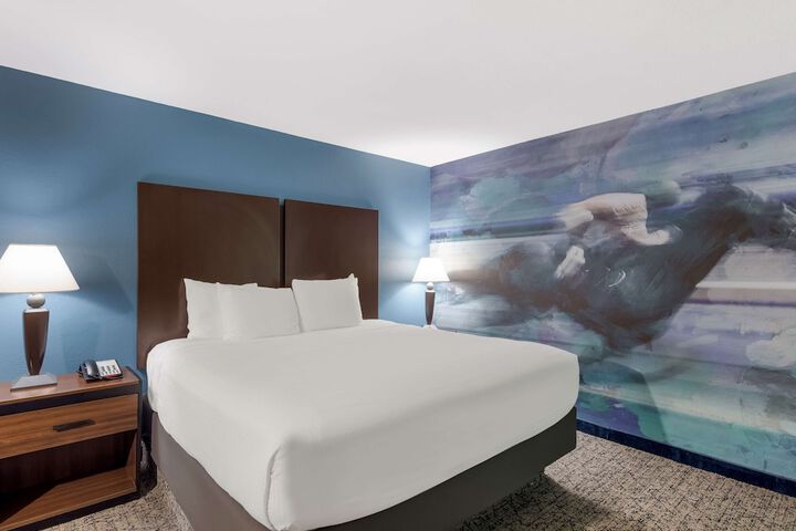 Room 11 of 30