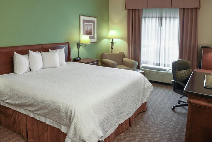 Hampton Inn & Suites Youngstown-Canfield