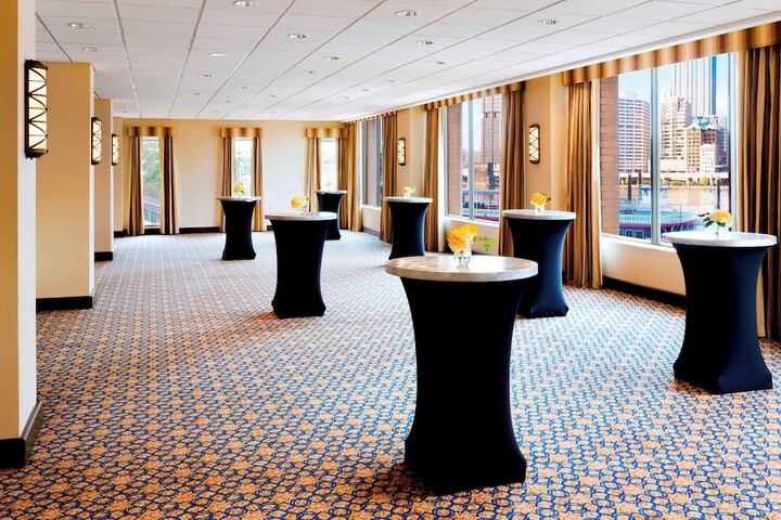 Sheraton Pittsburgh Hotel at Station Square