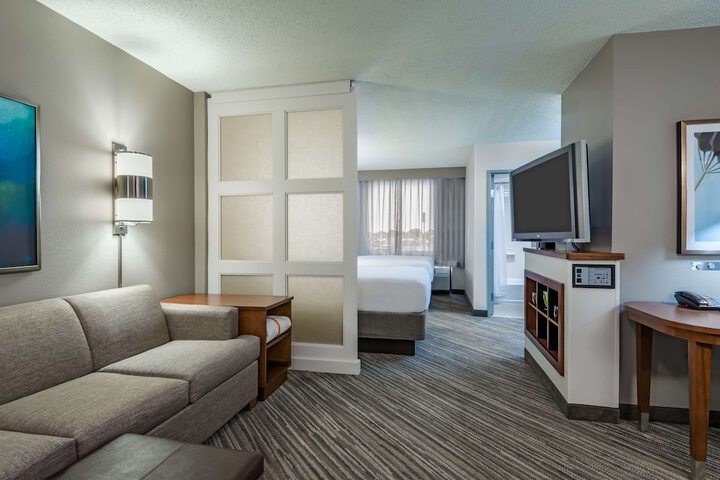 Room 22 of 32