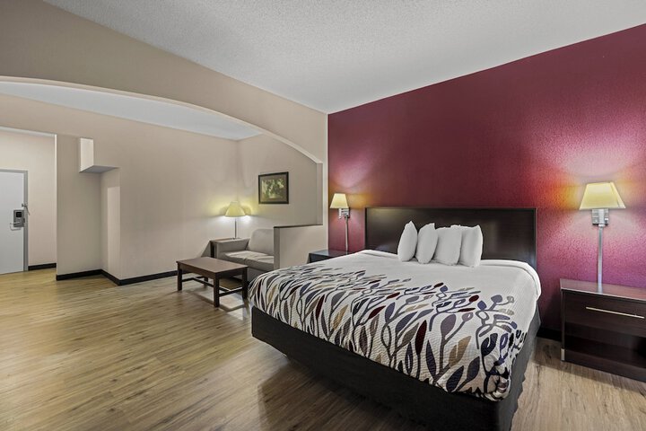 Room 30 of 35