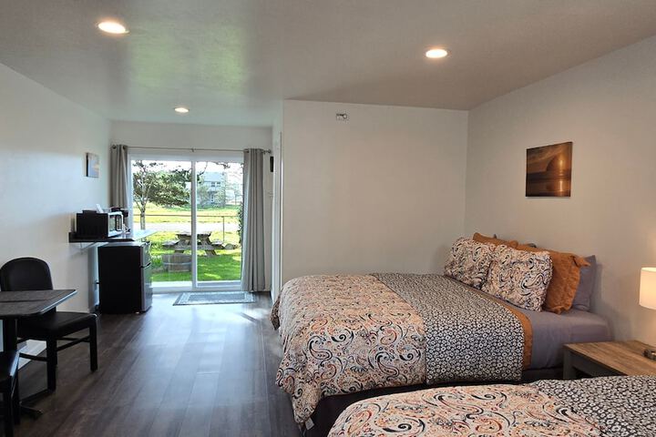 Pacific City Inn