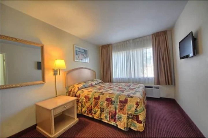 Room 7 of 17