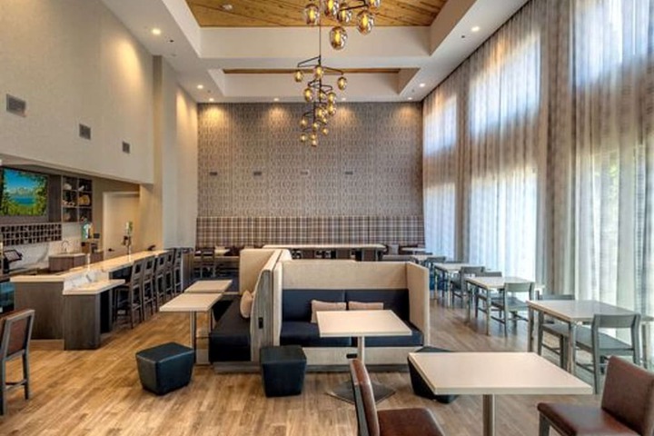 Breakfast/Coffee Service 21 of 25