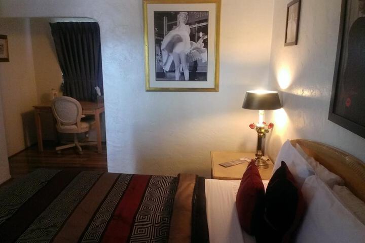 Room 42 of 51