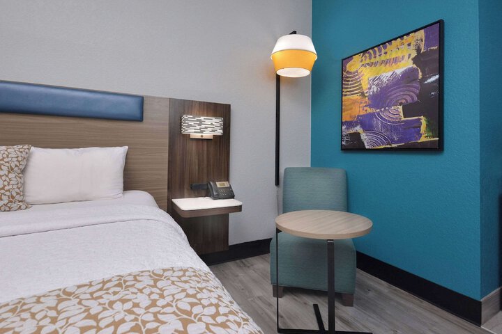 Room 45 of 118