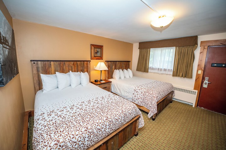 Silver Moon Inn
