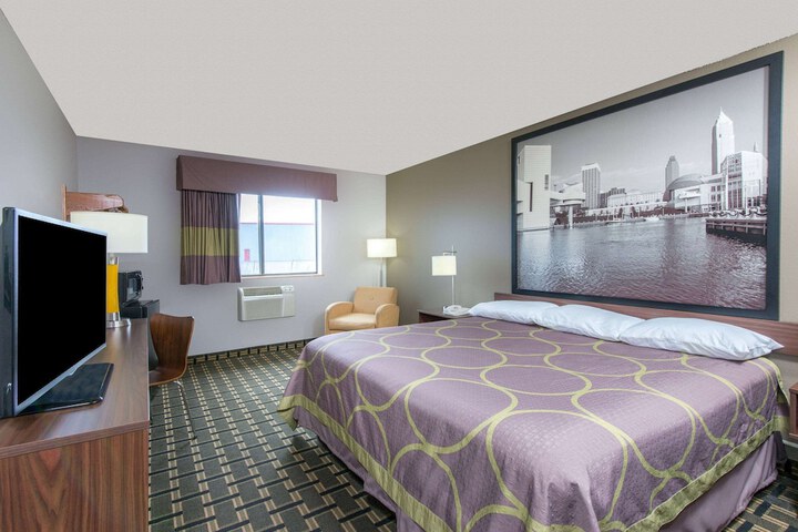 Super 8 by Wyndham Youngstown / Austintown