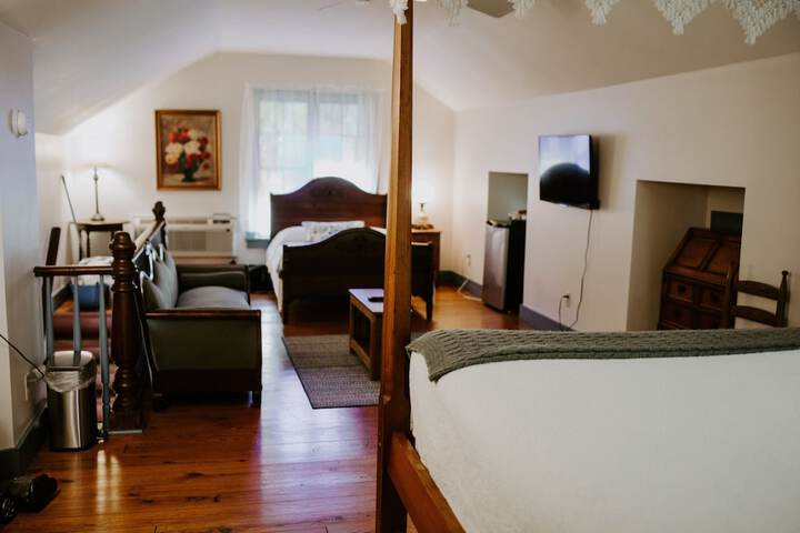 Room 26 of 93