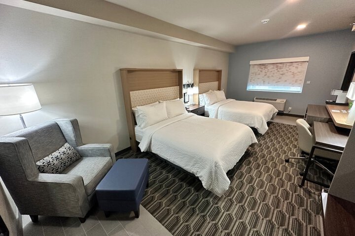 Room 32 of 96
