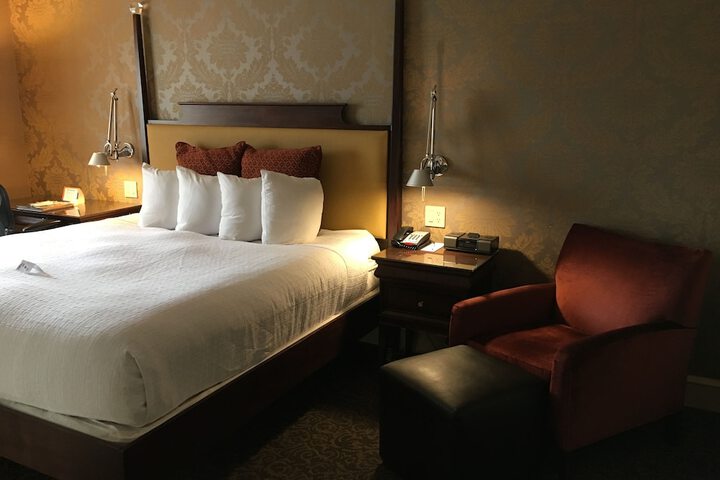 Room 10 of 36