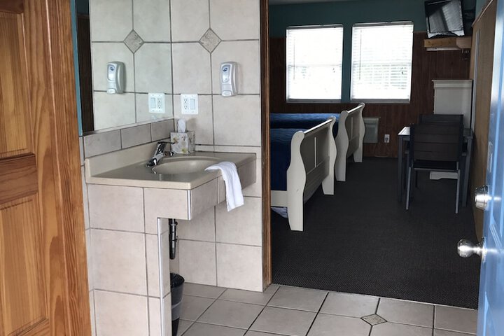 Room 18 of 25