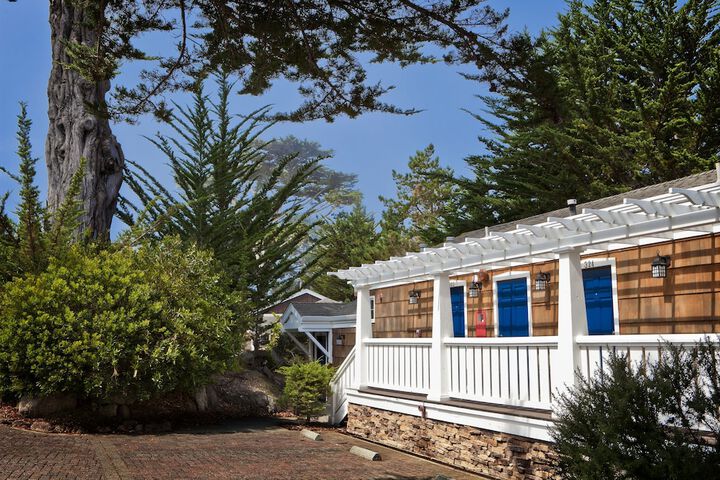 Lighthouse Lodge & Cottages
